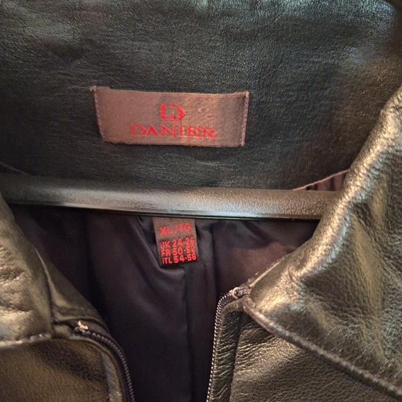 Danier leather jacket - Picture 2 of 3